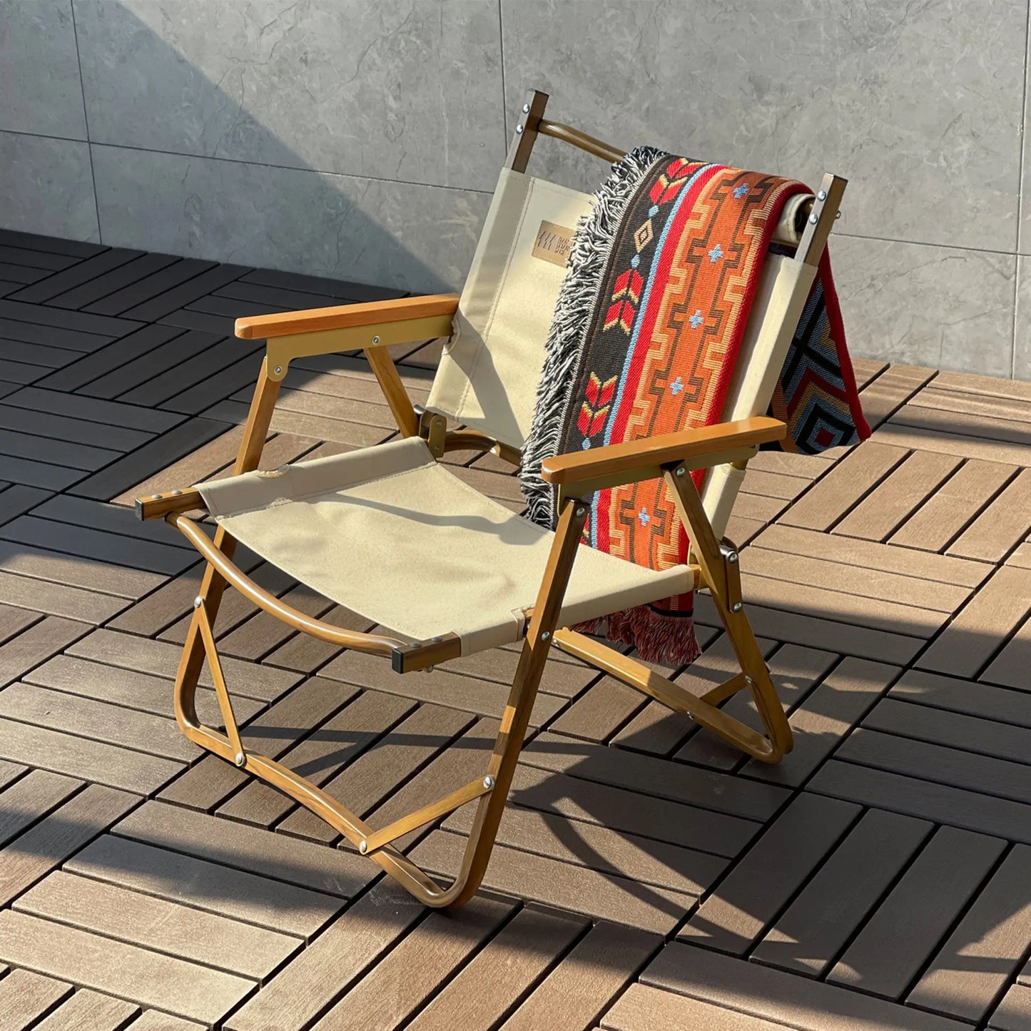 44 Pack Wood grain Interlocking Patio Deck